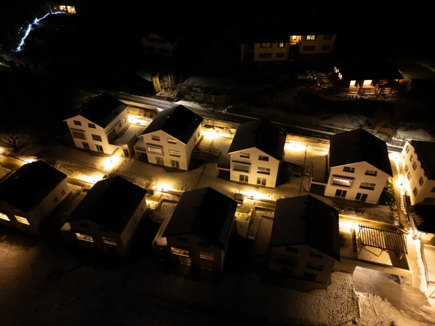 Nouvelle maison individuelle de 4,5 pièces avec grande terrasse et studio supplémentaire à Rothenbrunnen - Photo 3 sur 13