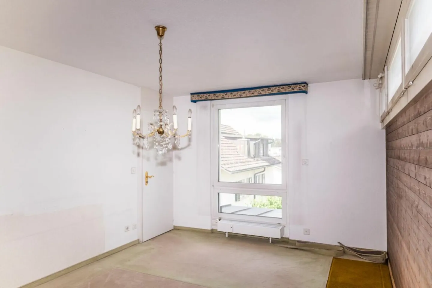 Detached single-family house with panoramic views and great potential - Photo 5 of 11