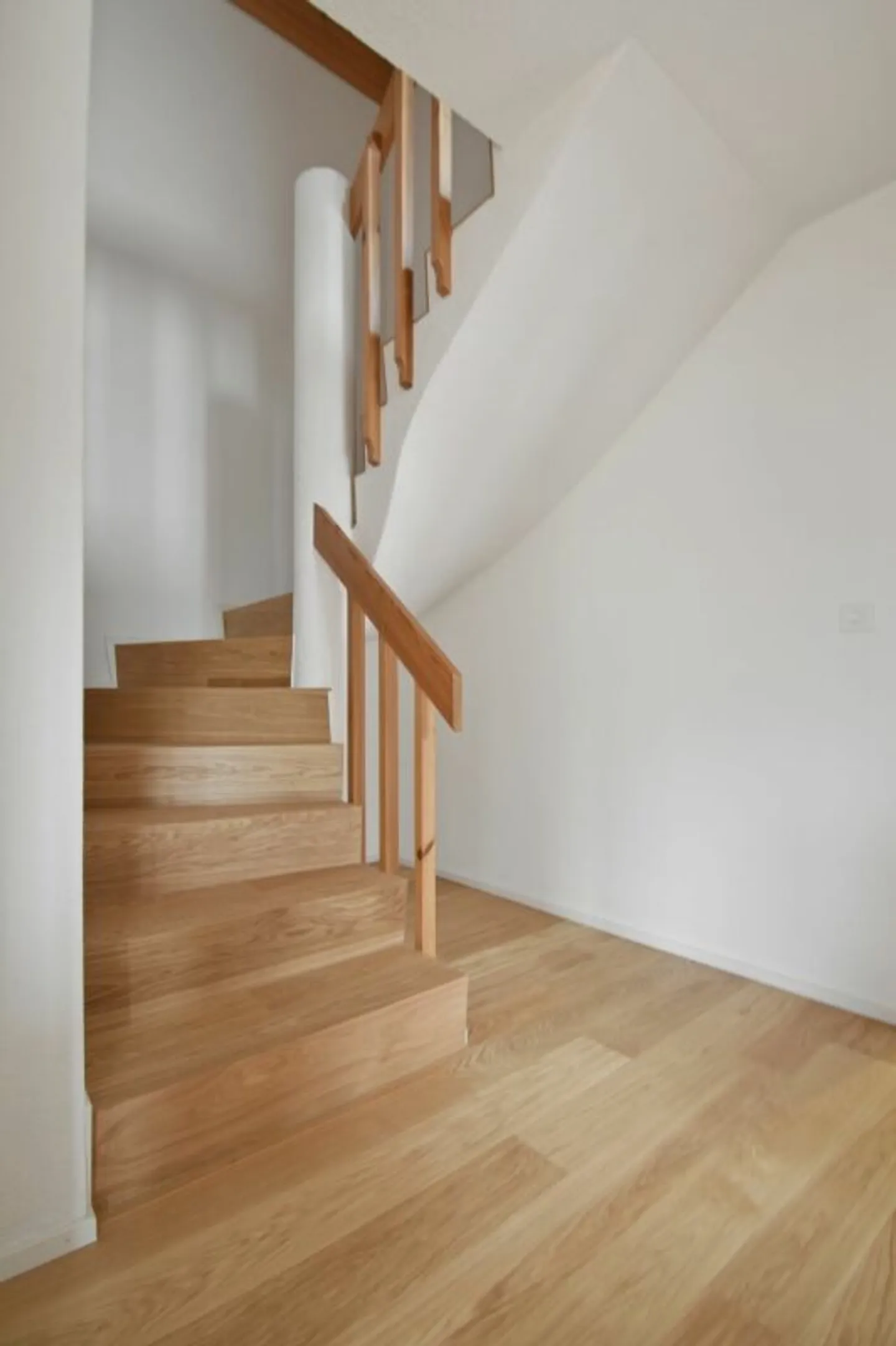 Beautiful and spacious 5 1/2 room maisonette apartment with fireplace - Photo 6 of 10
