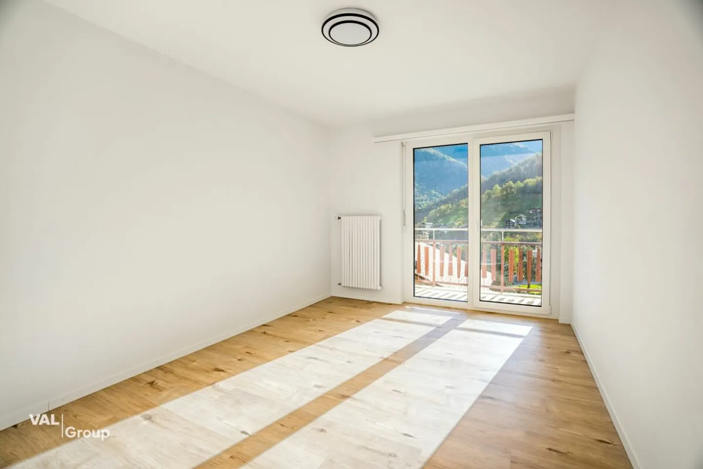Appartamento ristrutturato con vista montagna - Foto 9 di 13