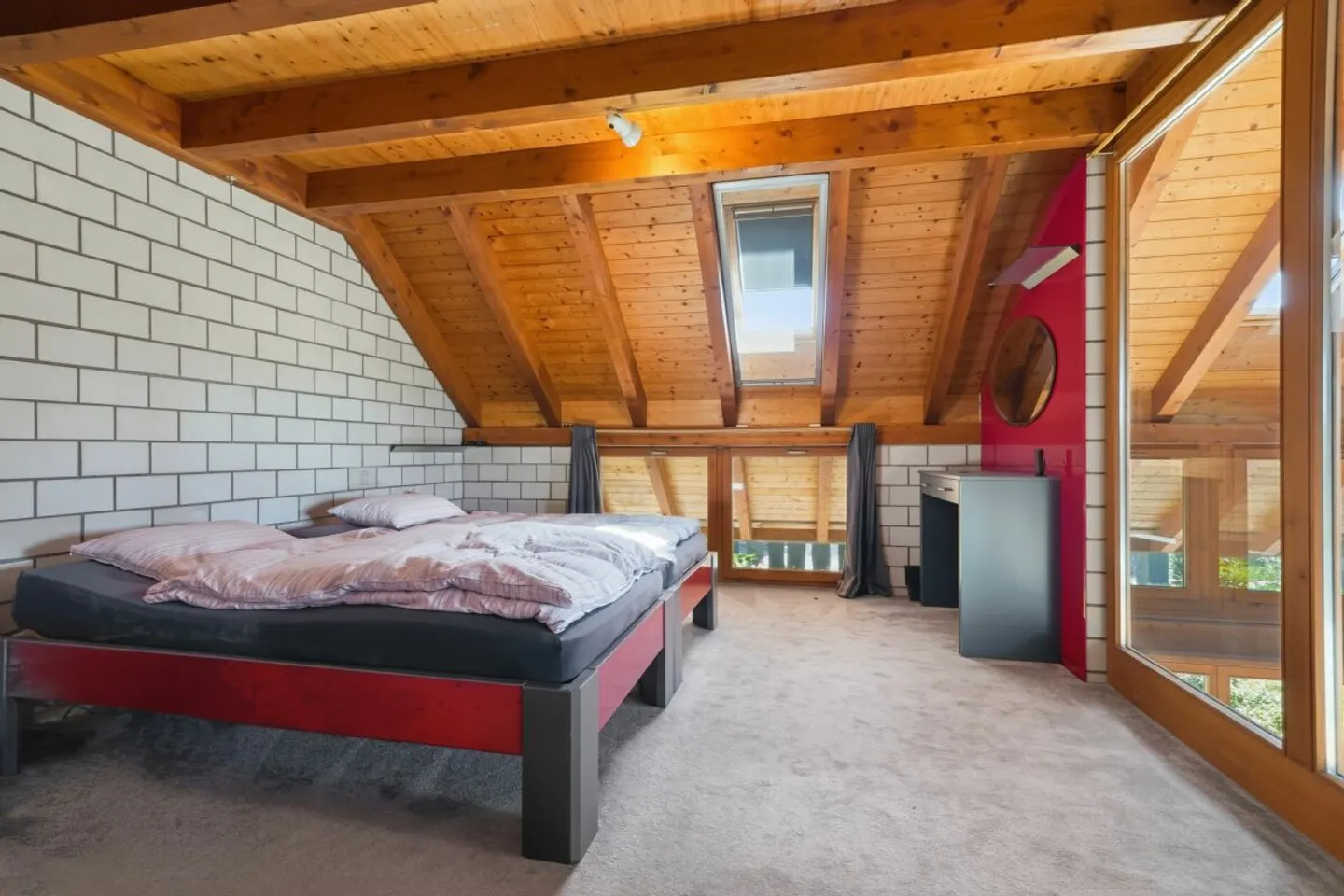 Spacious Semi-Detached House with Open Living Concept - Photo 9 of 13
