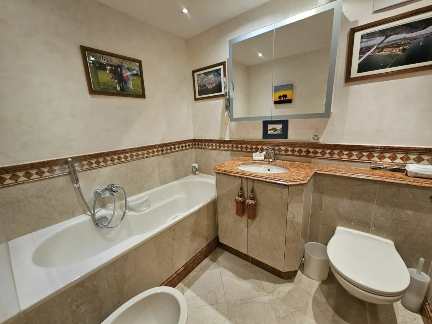 5,5-Zimmer-Wohnung mit Innenpool - Foto 8 von 10