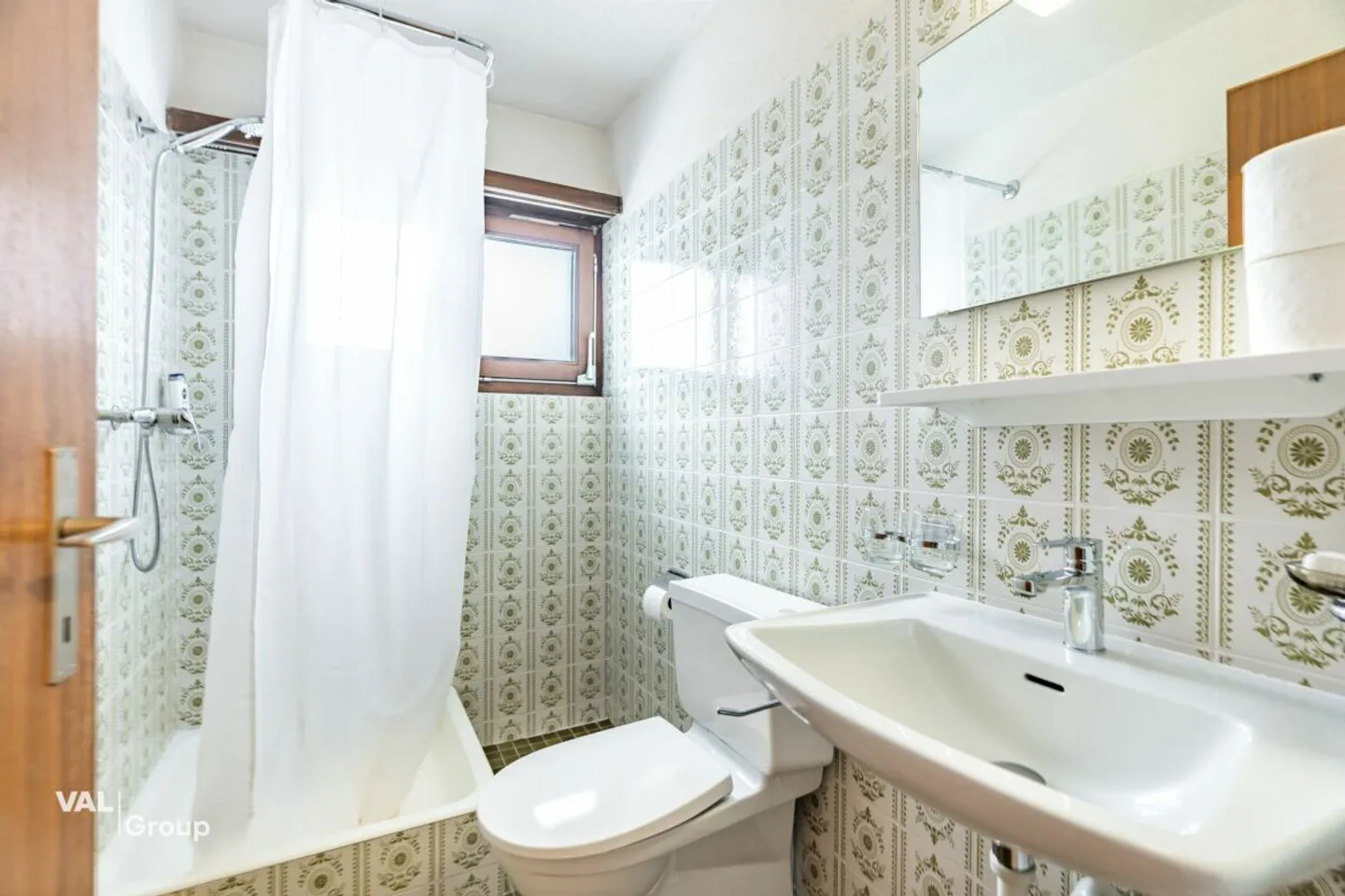 Spacious 4.5-room apartment in Eischoll - furnished, sunny location with two balconies - Photo 9 of 13