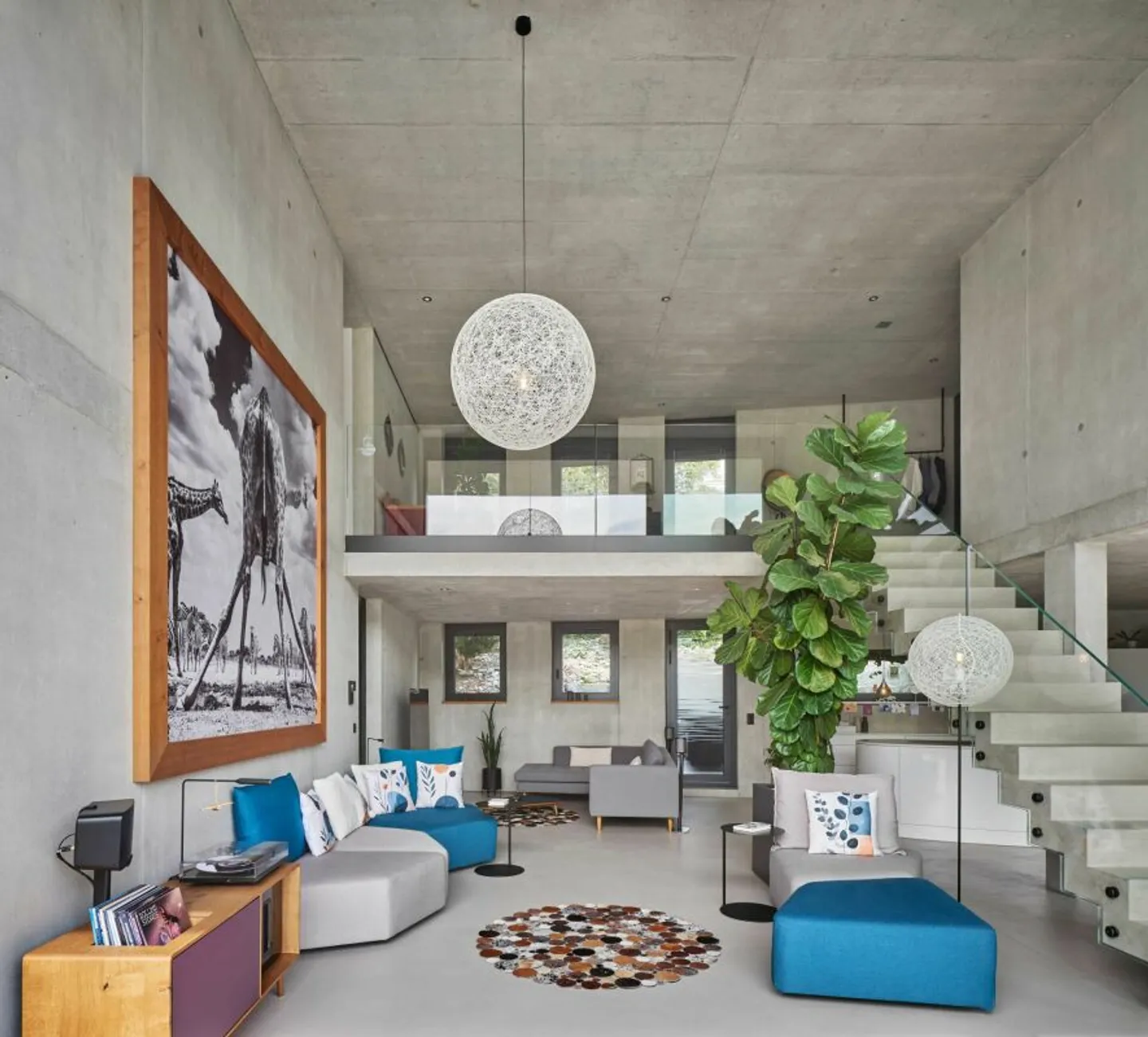 THE FRAME - Timeless Design. A Home with Edges and Corners. - Photo 2 of 13