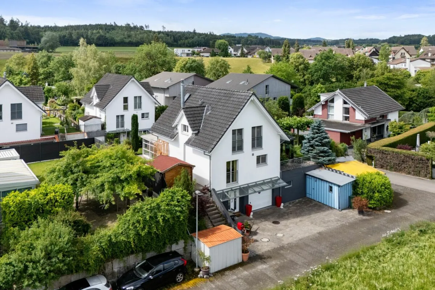 Single-family house with well-kept garden and unique garage - Photo 13 of 13