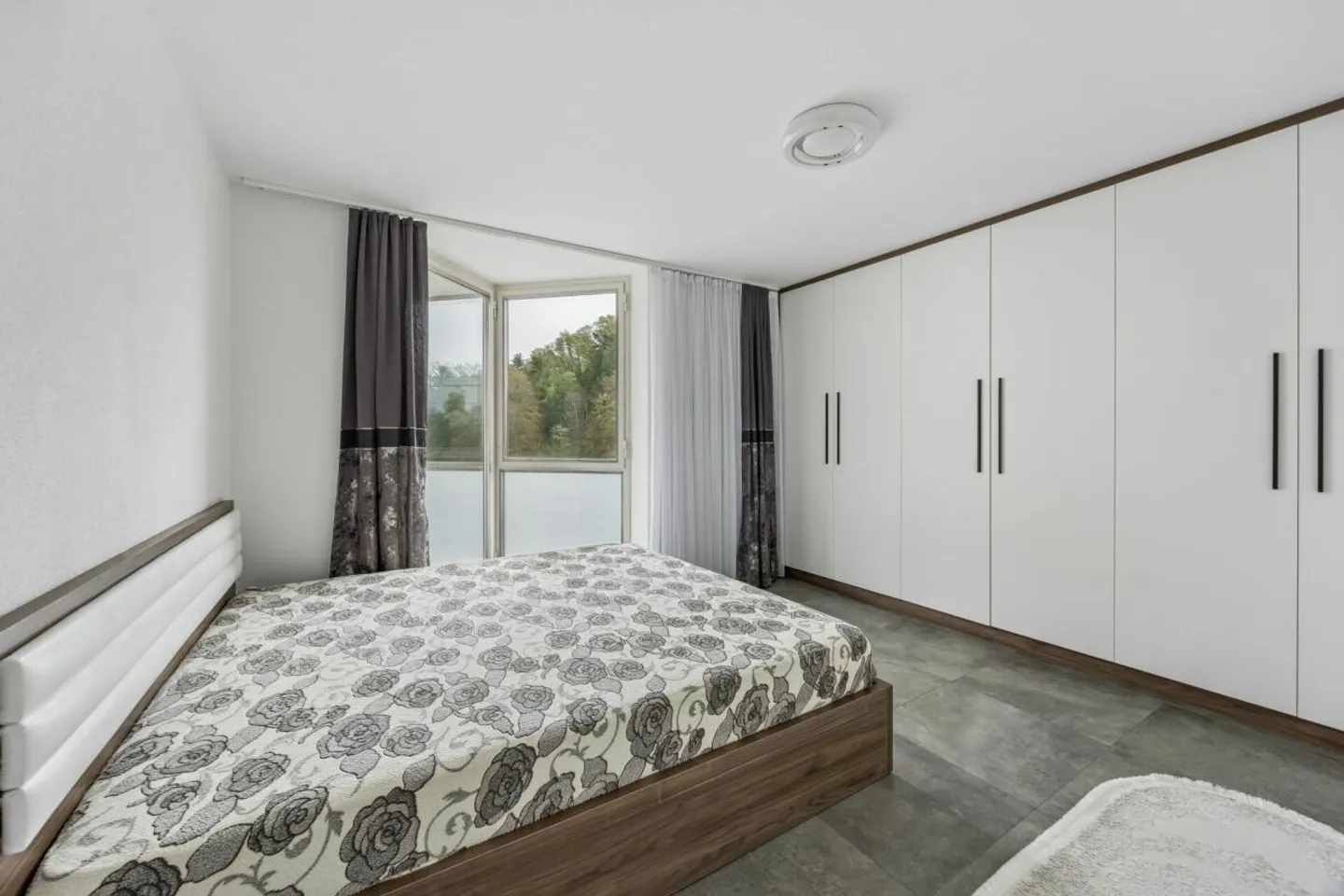 Completamente ristrutturato e fiscalmente vantaggioso: Appartamento da sogno di 4,5 stanze a Benzenschwil - La tua nuova casa! - Foto 3 di 7