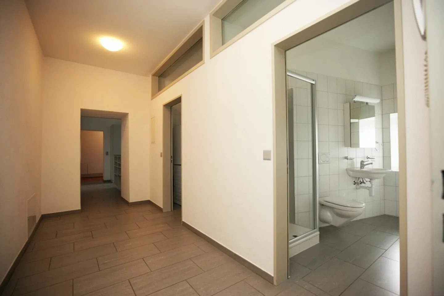 Grosszügige 5-Zimmer-Wohnung in ehemaligem Bauernhaus - Foto 12 von 13
