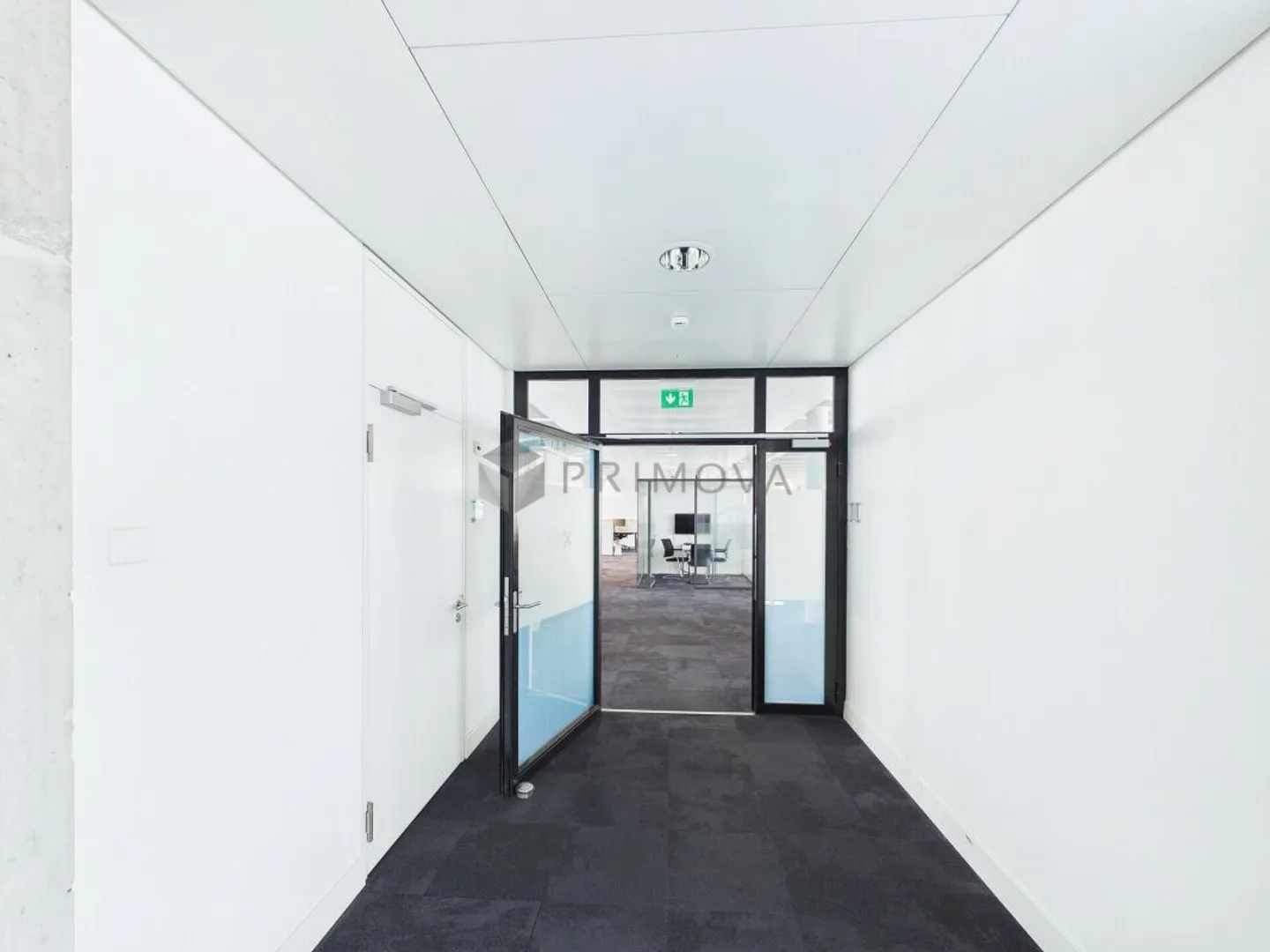 Attractive and bright office space in the best location in Zurich Oerlikon - Photo 4 of 13