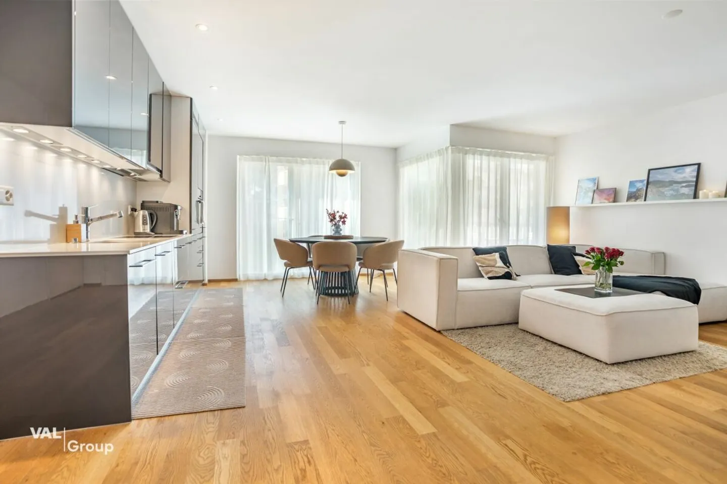 Modernes Apartment im Zentrum von Brig - Foto 2 von 13