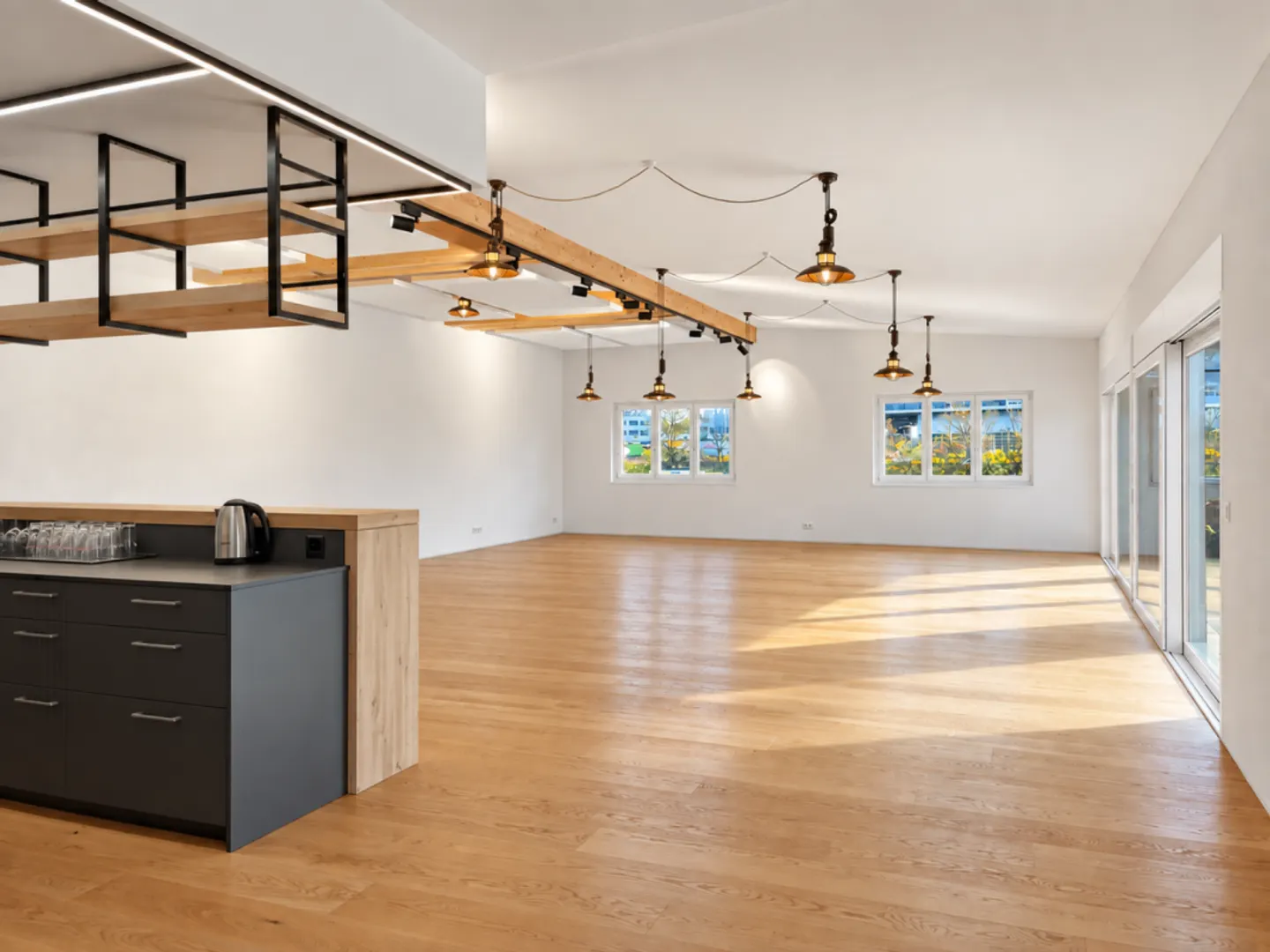 Spazio commerciale versatile - La tua nuova sede ad Aadorf - Foto 1 di 10