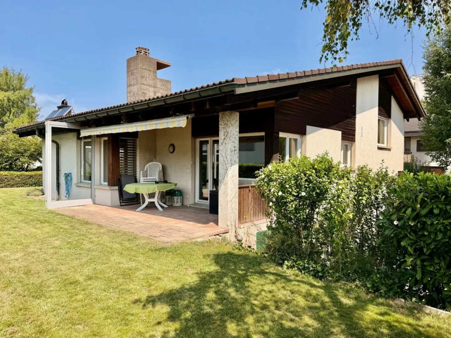 Casa unifamiliare di 7,5 stanze in posizione privilegiata - Foto 2 di 9