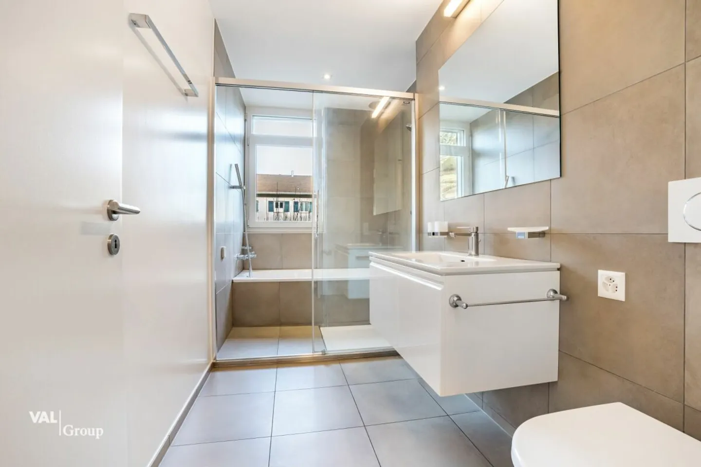 Appartement Contemporain avec Balcon - Photo 8 sur 13