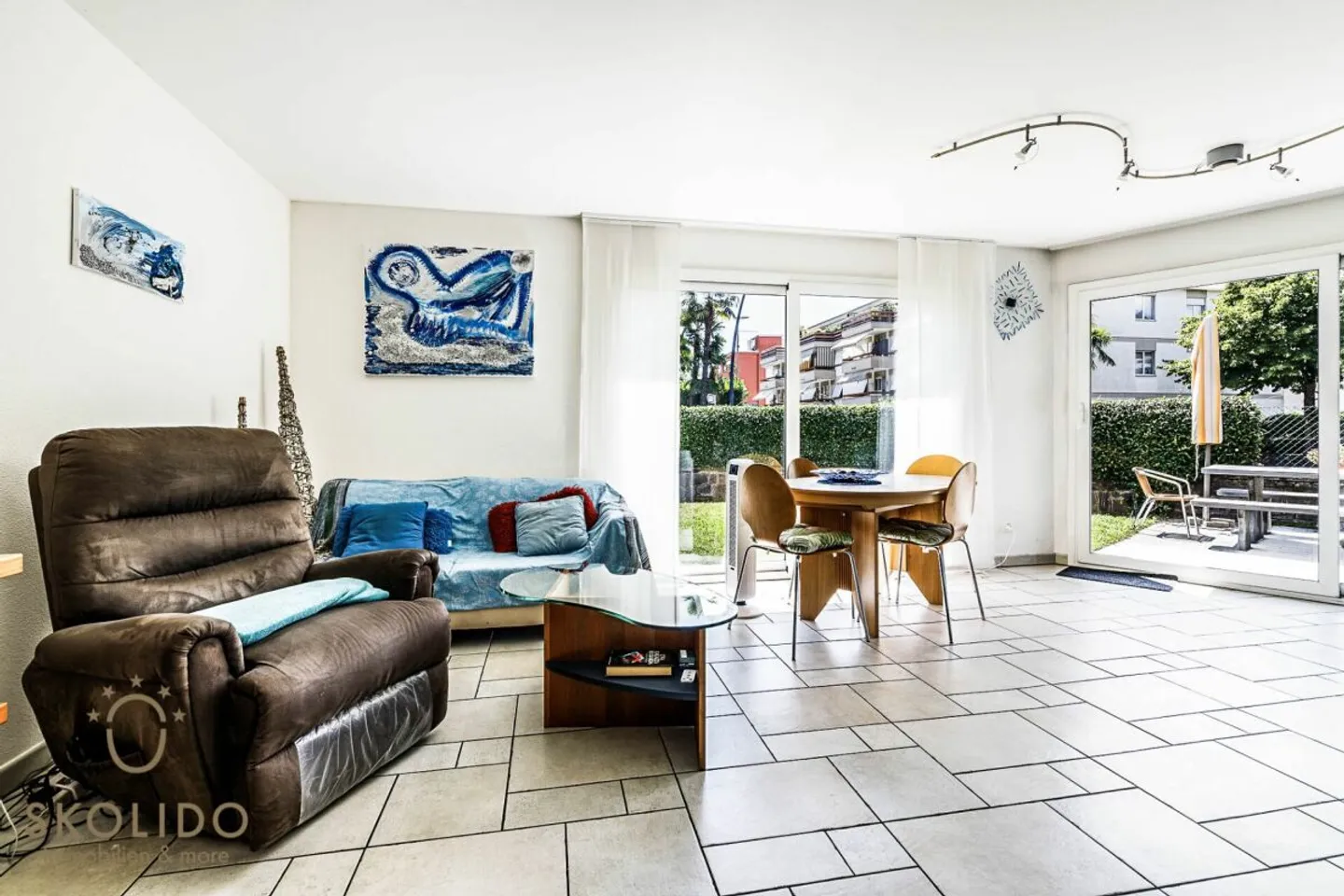 Residential building with three holiday apartments and garden in ASCONA - Photo 2 of 13