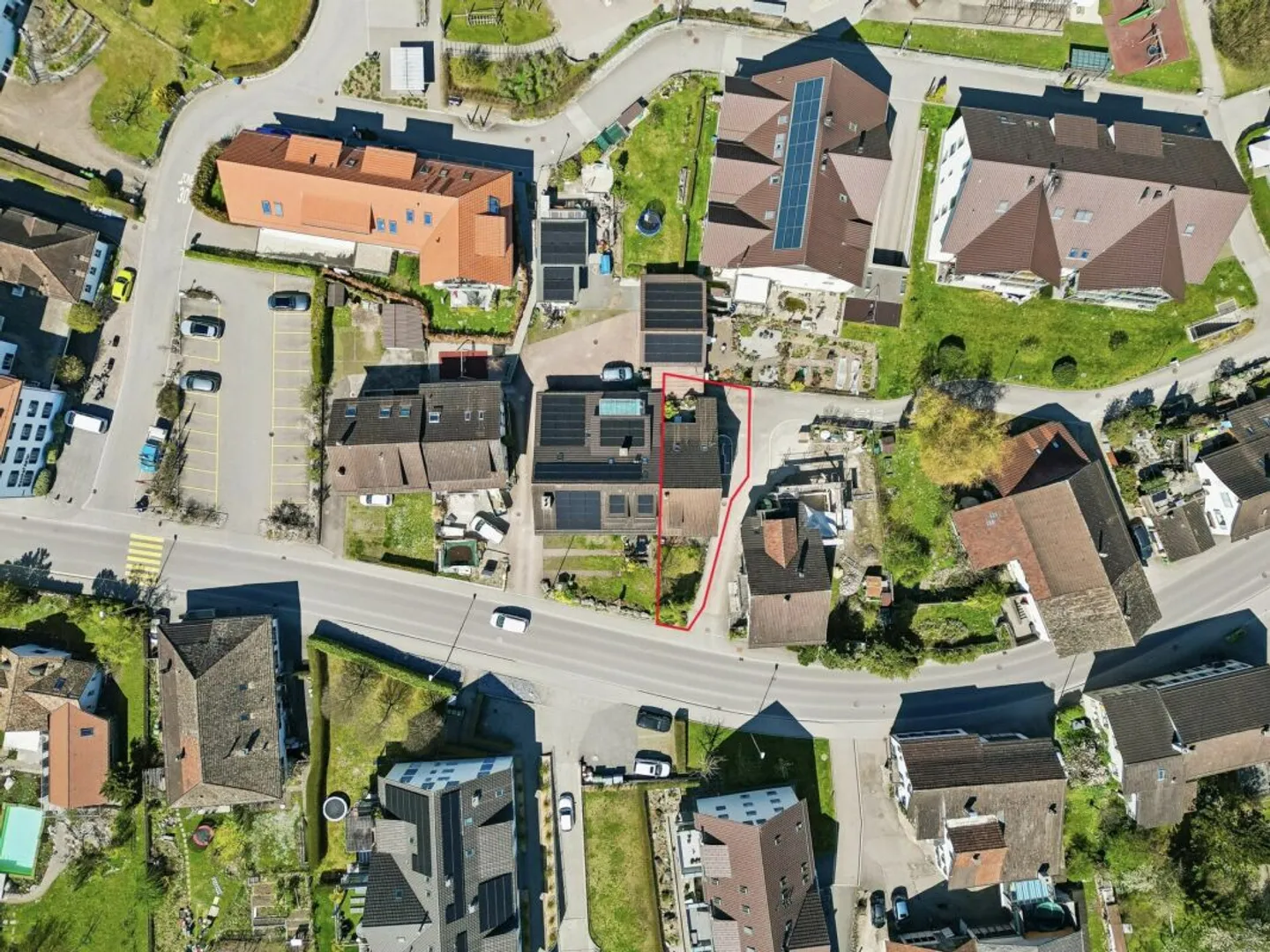 Affascinante casa Flarz con appartamento nel cuore di Grüningen - Foto 2 di 13