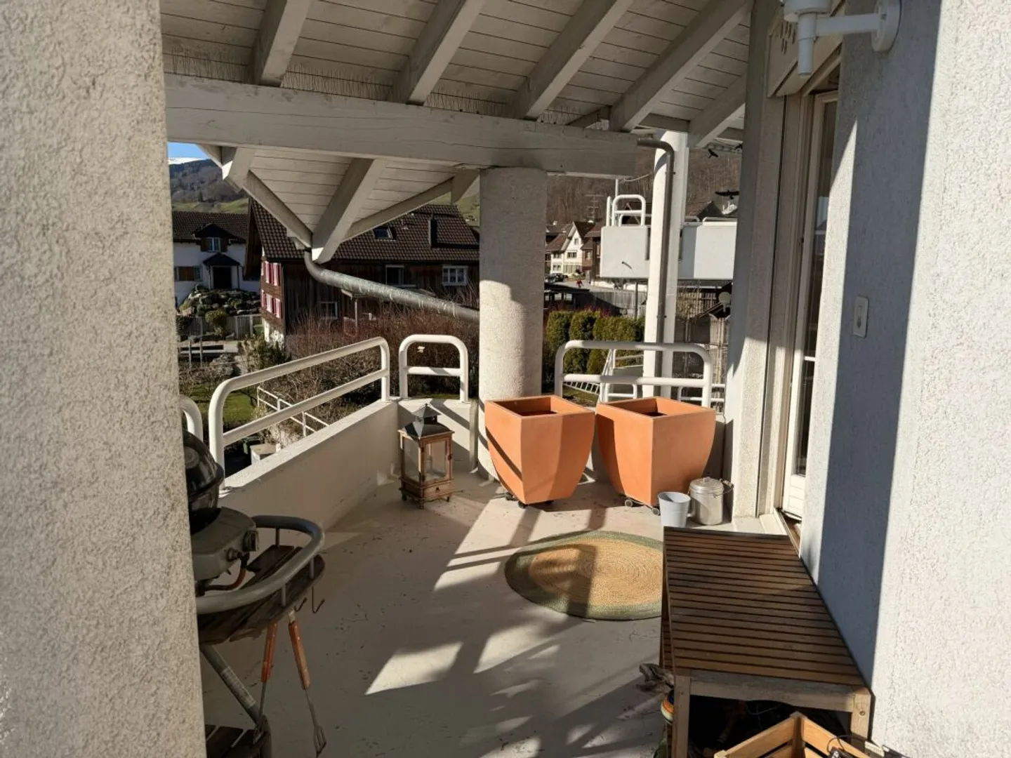 grosszügige 3.5 Zimmer-Dachwohnung an idyllischer Lage im Grünen - Foto 9 von 13