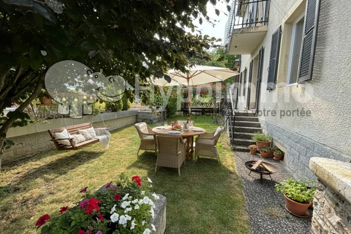 Affascinante casa indipendente di 8 stanze - Foto 1 di 13