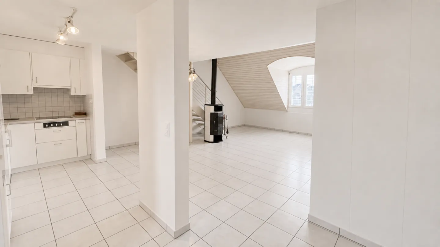 Charming 2.5-room maisonette in a quiet location - Photo 3 of 10