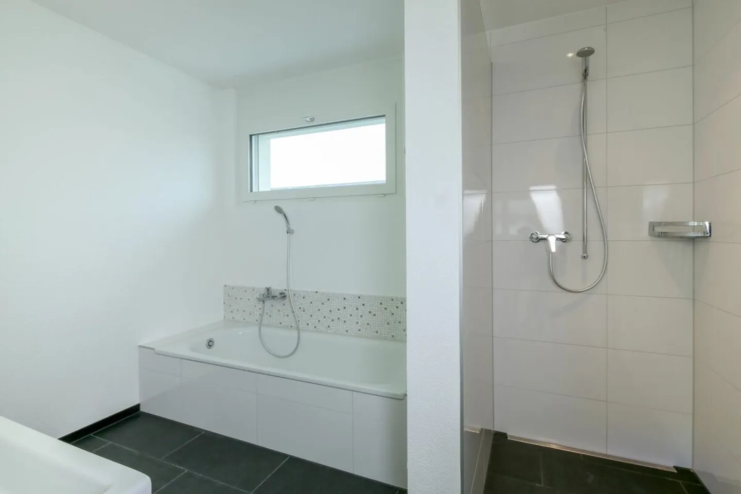 La tua nuova felicità domestica: Casa moderna su tre piani - Foto 12 di 13