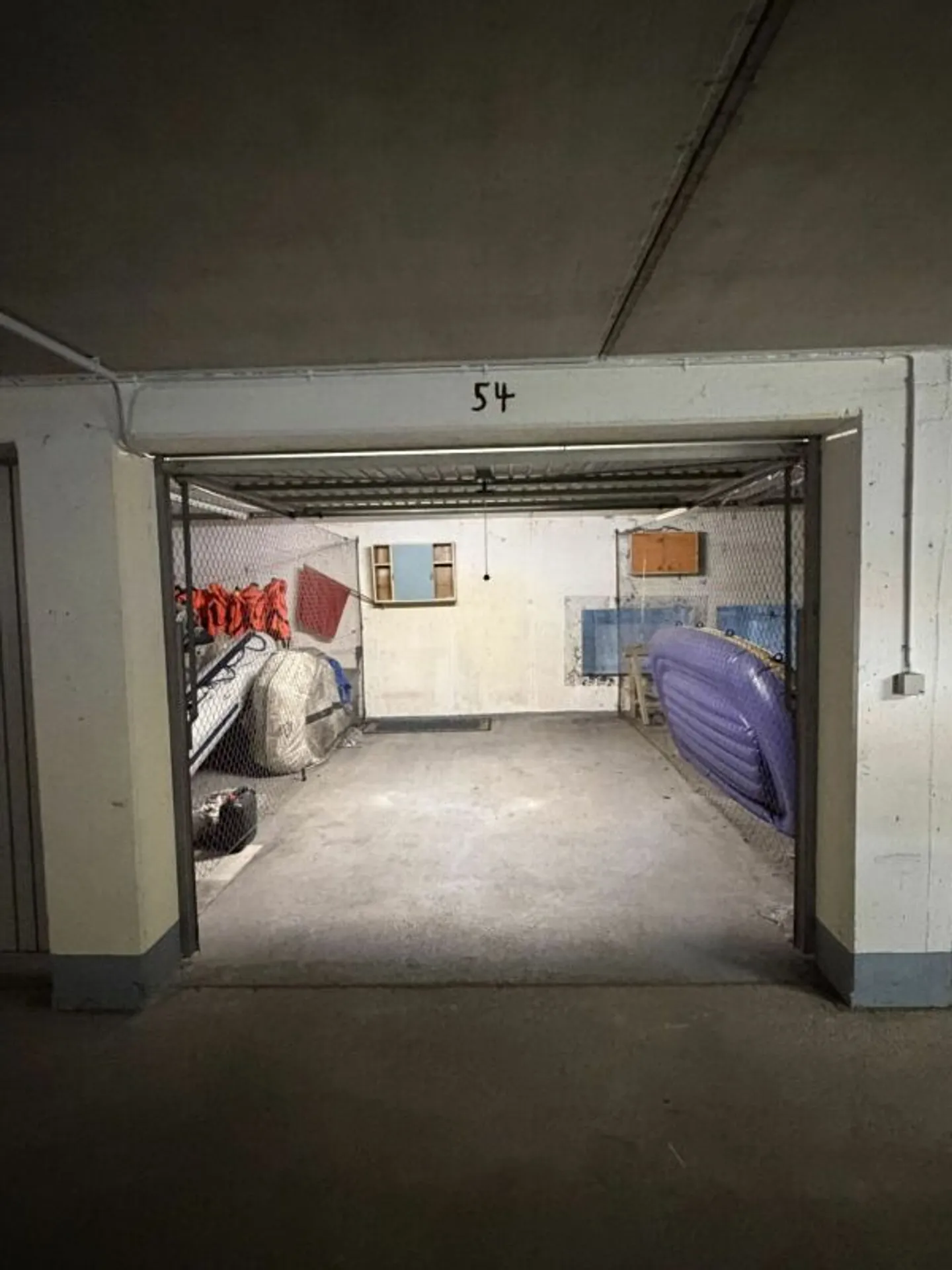 Garages individuels : Trois places de stationnement à vendre - Photo 2 sur 2