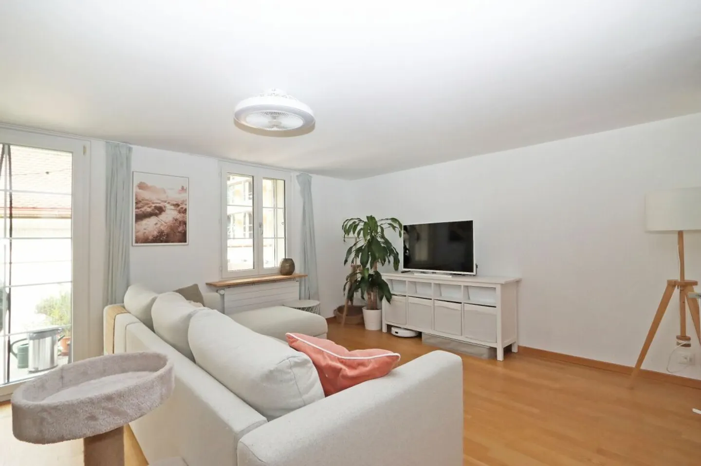 Mehrfamilienhaus mit 8 Wohneinheiten und mehreren Garagen in Netstal GL - Photo 10 of 13