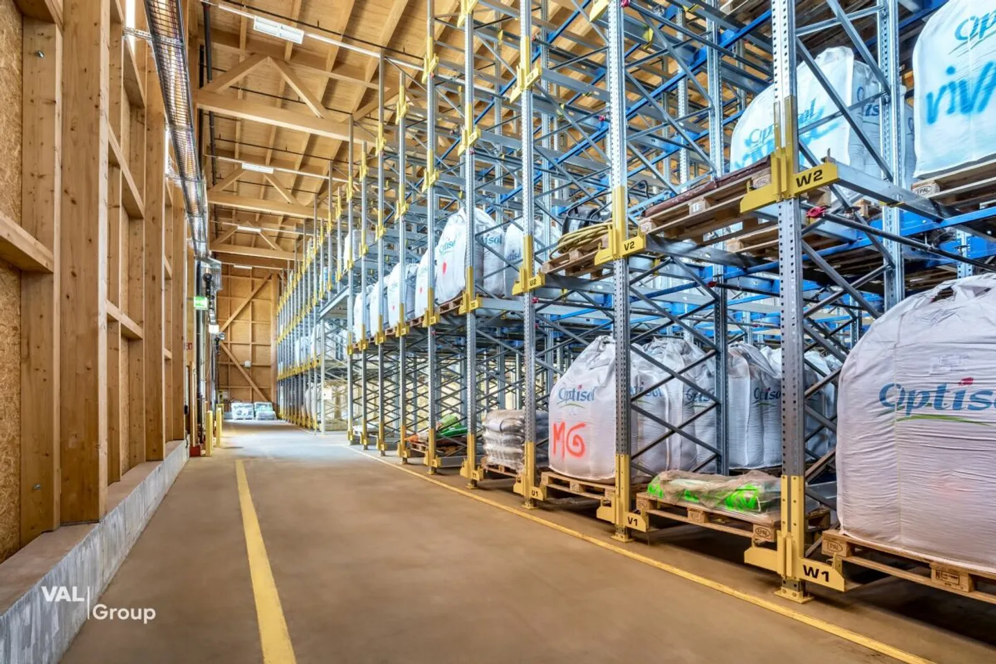 Edificio industrial unico in legno - Foto 5 di 13