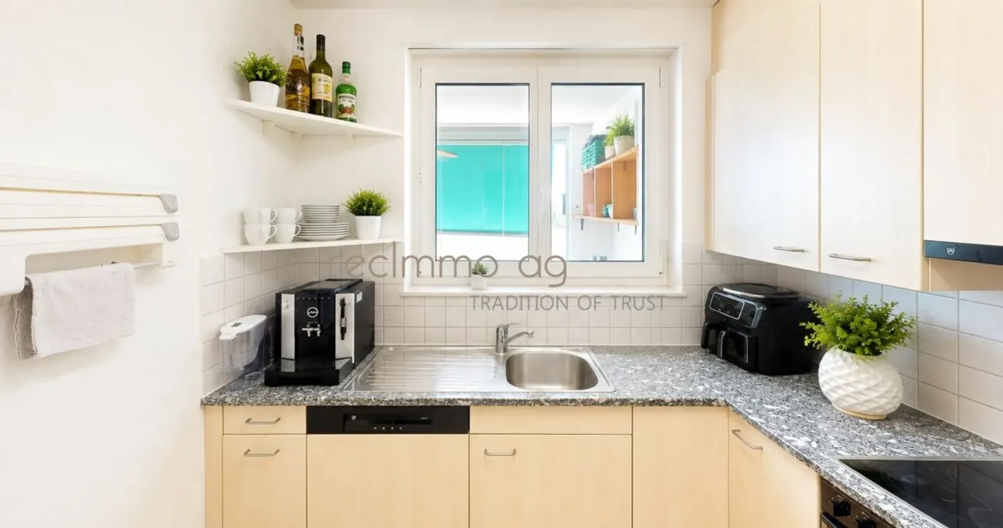 Well-maintained 3.5-room apartment with glazed balcony and panoramic view - Photo 5 of 9