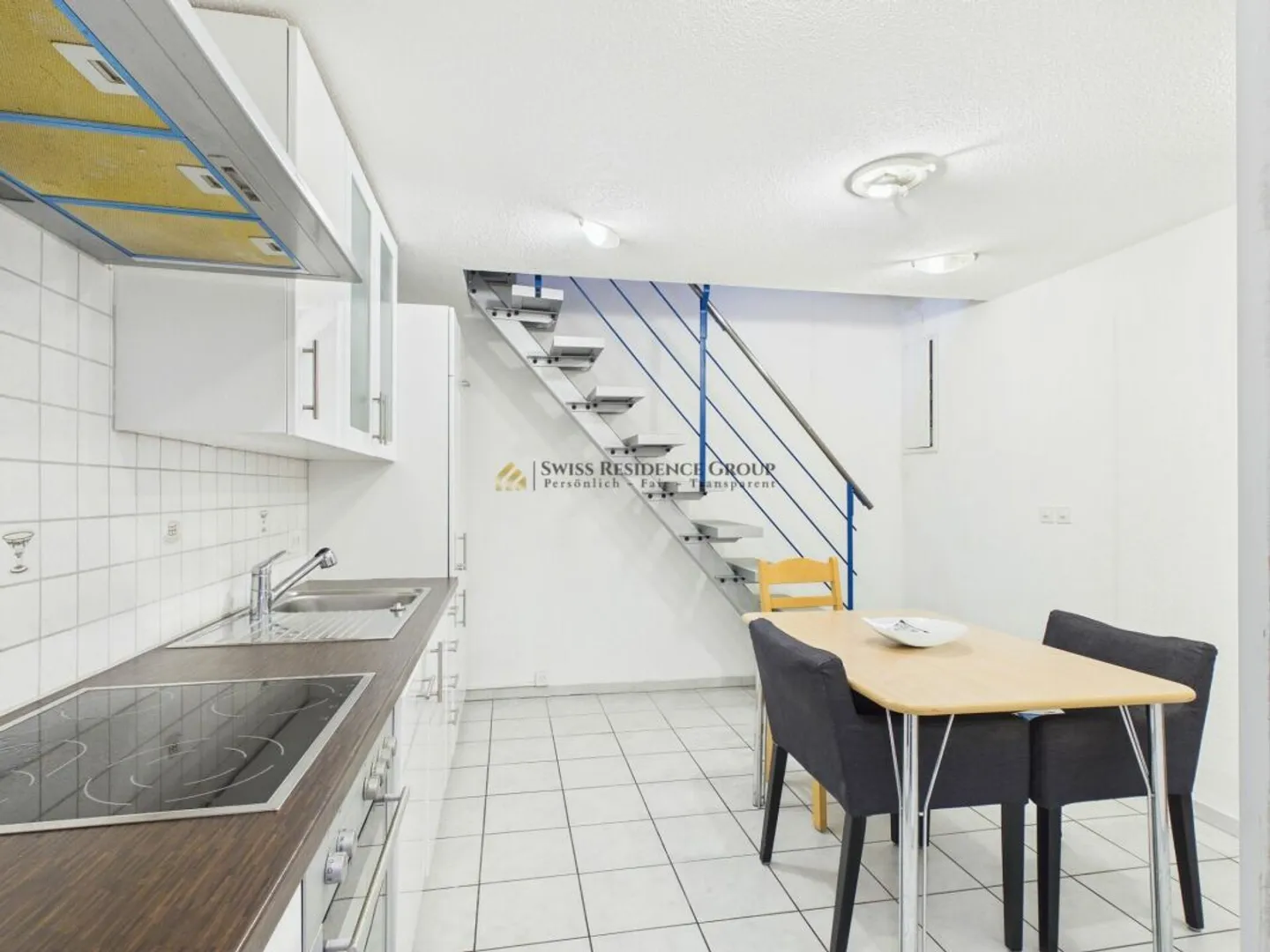 Charming 4.5-Room Terraced House in a Quiet Residential Area - Photo 4 of 13