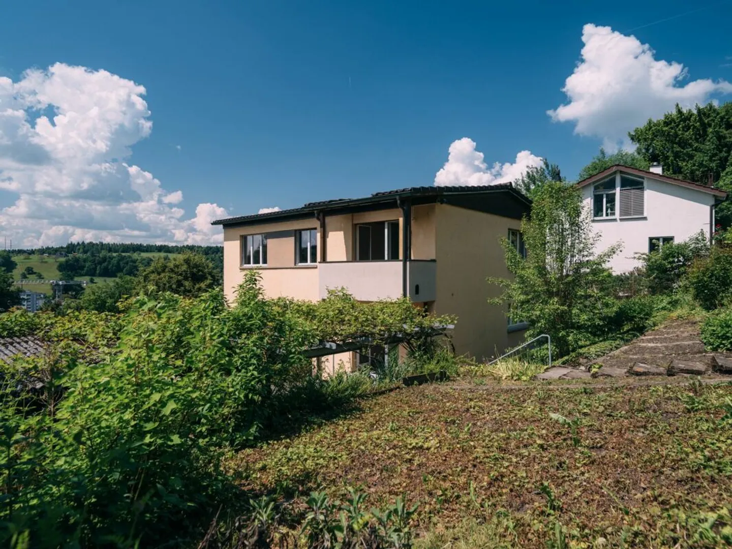 Grande Casa Unifamiliare in una Posizione Tranquilla (Limitata fino al 30.6.2026) - Foto 7 di 9