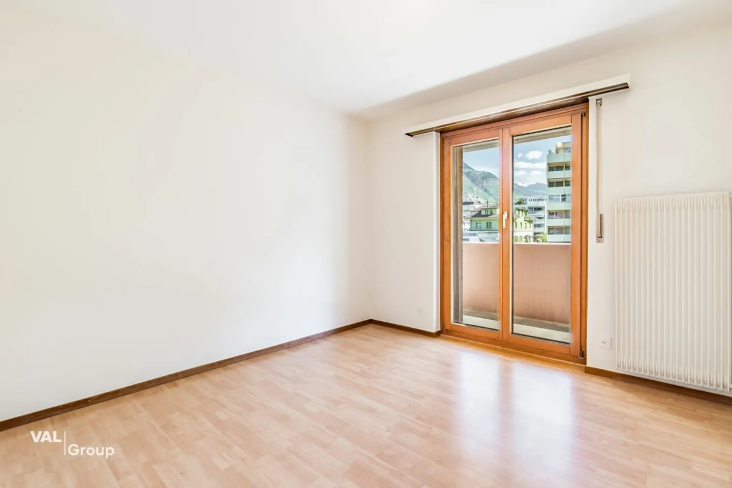 Spacious Living in a Central Location in Brig-Glis - with Balconies on All Sides - Photo 11 of 13