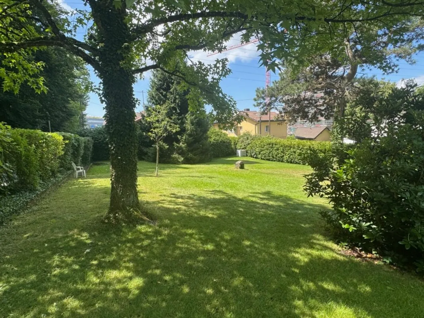 Wunderschönes Baugrundstück von 1800 m2 mit Einfamilienhaus - Foto 3 von 6