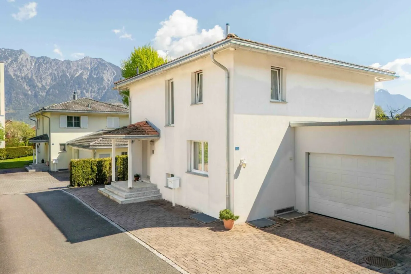 Charmantes Einfamilienhaus mit Garten - Foto 3 von 13