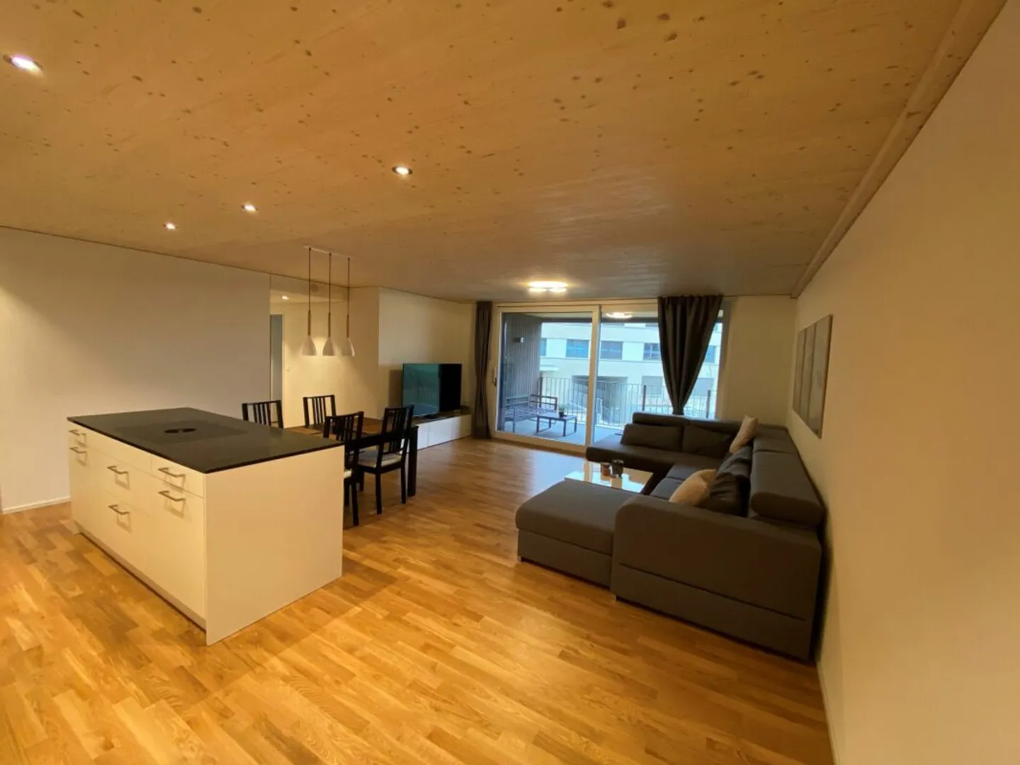 Moderne Wohnung in Fällanden - Foto 2 von 10