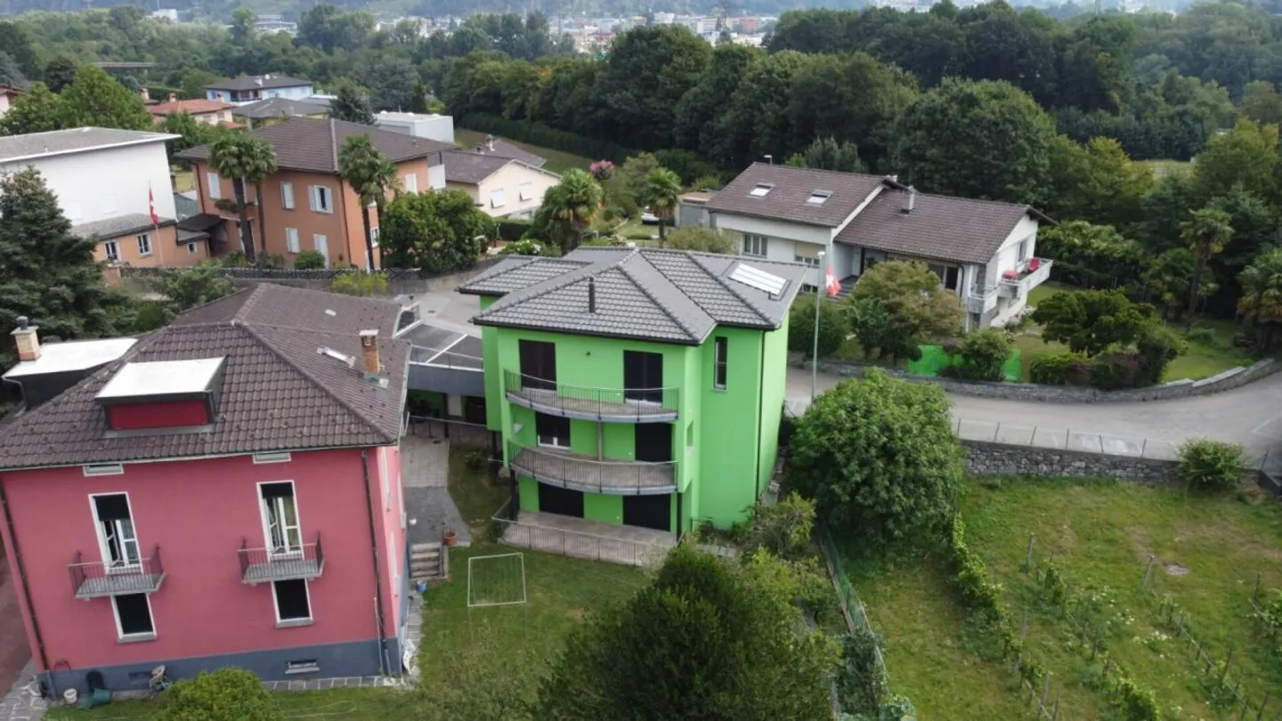 Moderne Doppelhaushälfte in Gorduno - Foto 3 von 9