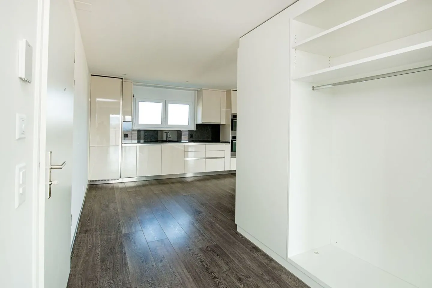 Dreamlike apartment with large balcony! - Photo 2 of 10