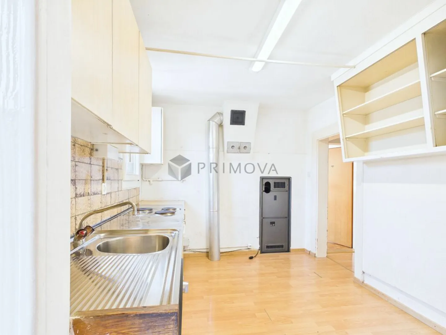 Residential and commercial building with development potential in Walenstadt - Photo 7 of 11