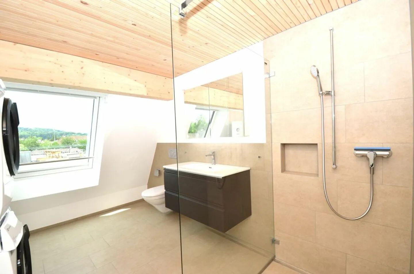 Über den Dächern Frauenfelds! - Traumhafte Dachwohnung - Foto 5 di 11