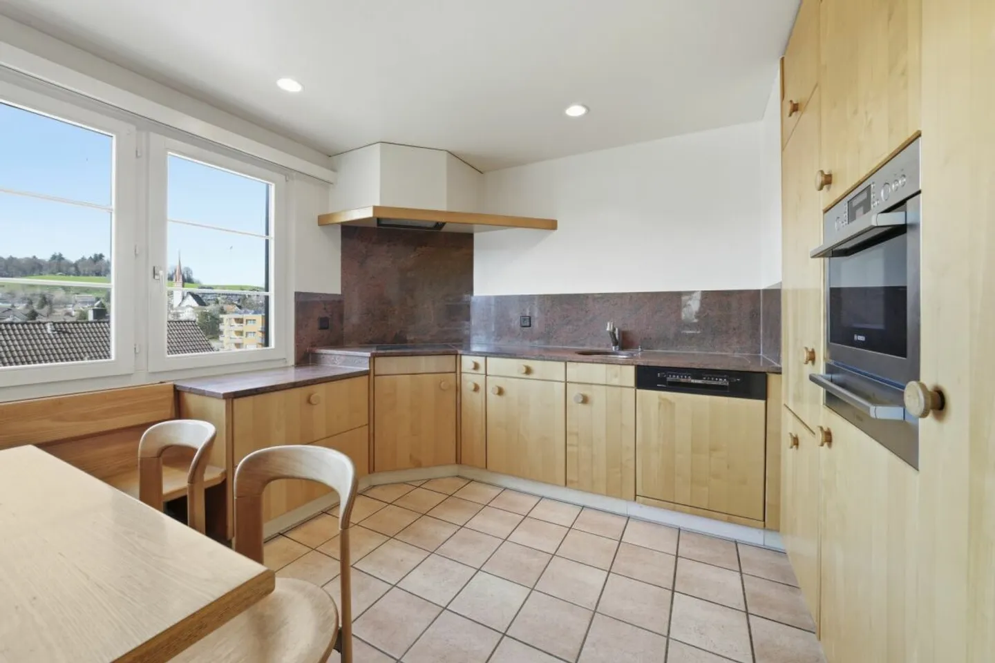 Paradise familial indépendant avec appartement, vue dégagée et offre d'espace polyvalent - Photo 10 sur 13