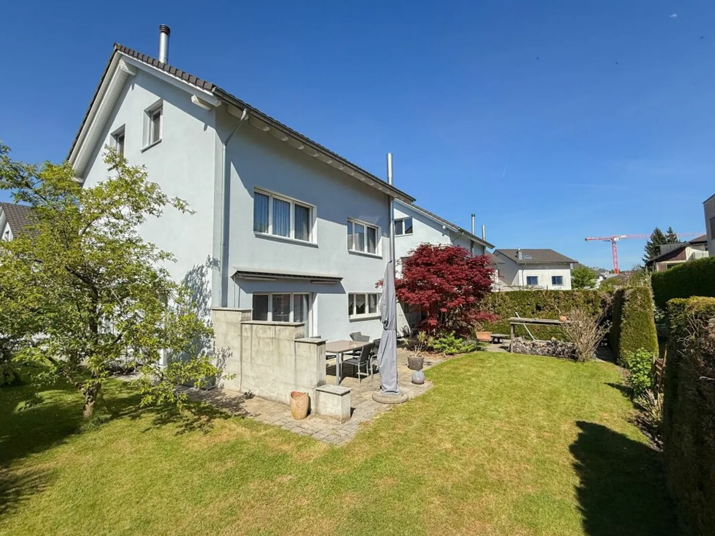 Detached single-family house with well-kept surroundings in an attractive location - Photo 1 of 13