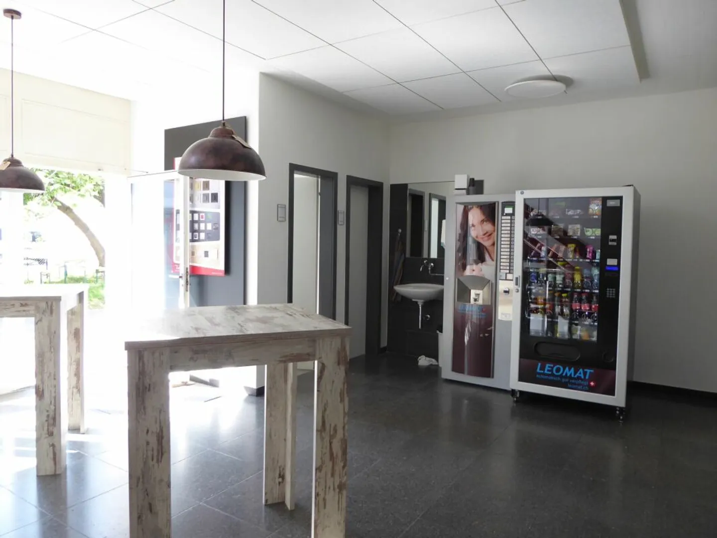 Uffici e spazi commerciali in una posizione ben collegata - Foto 9 di 13
