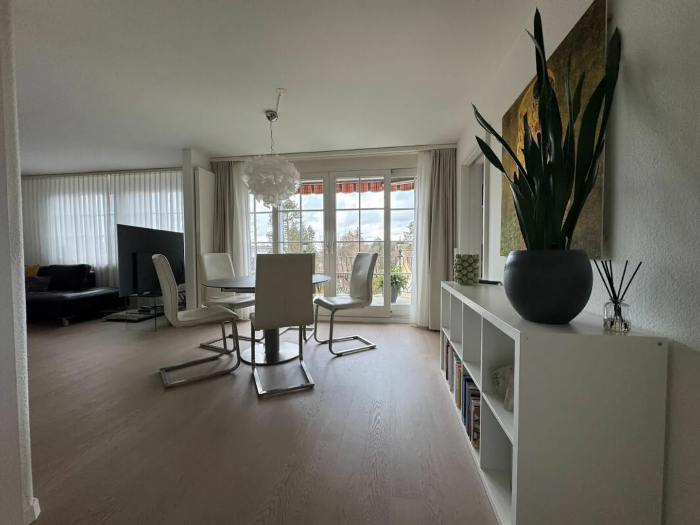 Appartamento di 3.5 locali in una zona residenziale privilegiata a Riehen - Foto 2 di 10