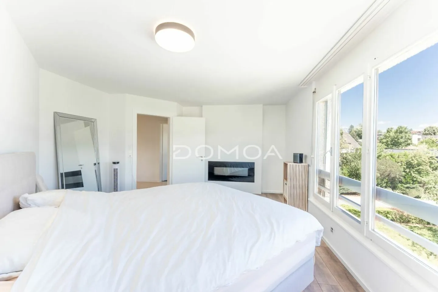 Renovated 4.5-room penthouse with large terrace - Brightness, charm, and comfort! - Photo 6 of 12