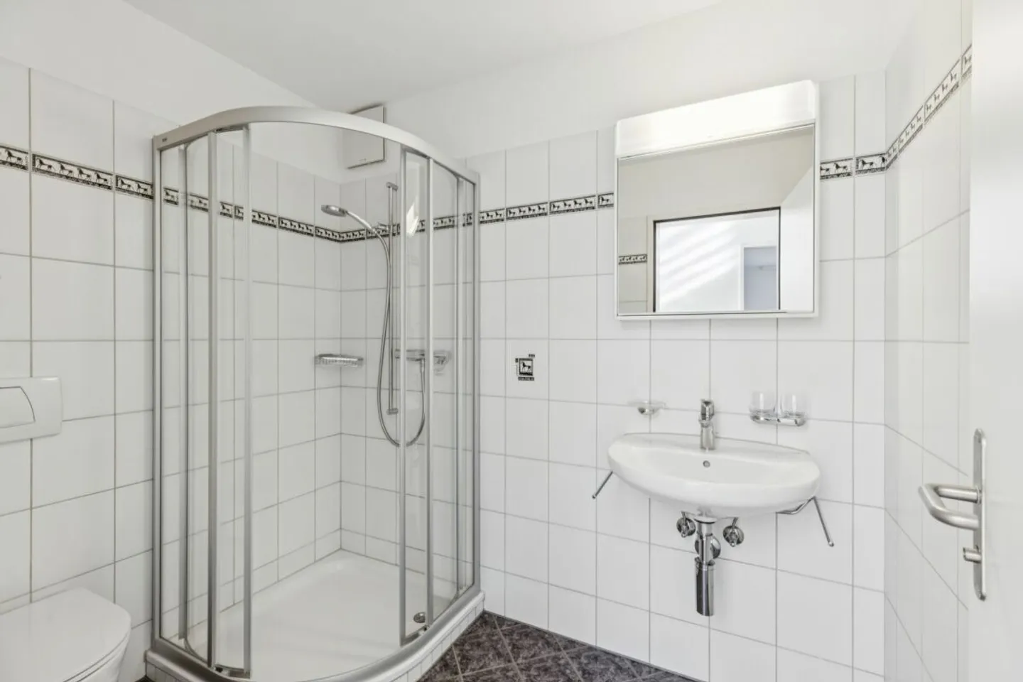 ZENTRAL - ZEITLOS - ZUHAUSE - Foto 9 von 13