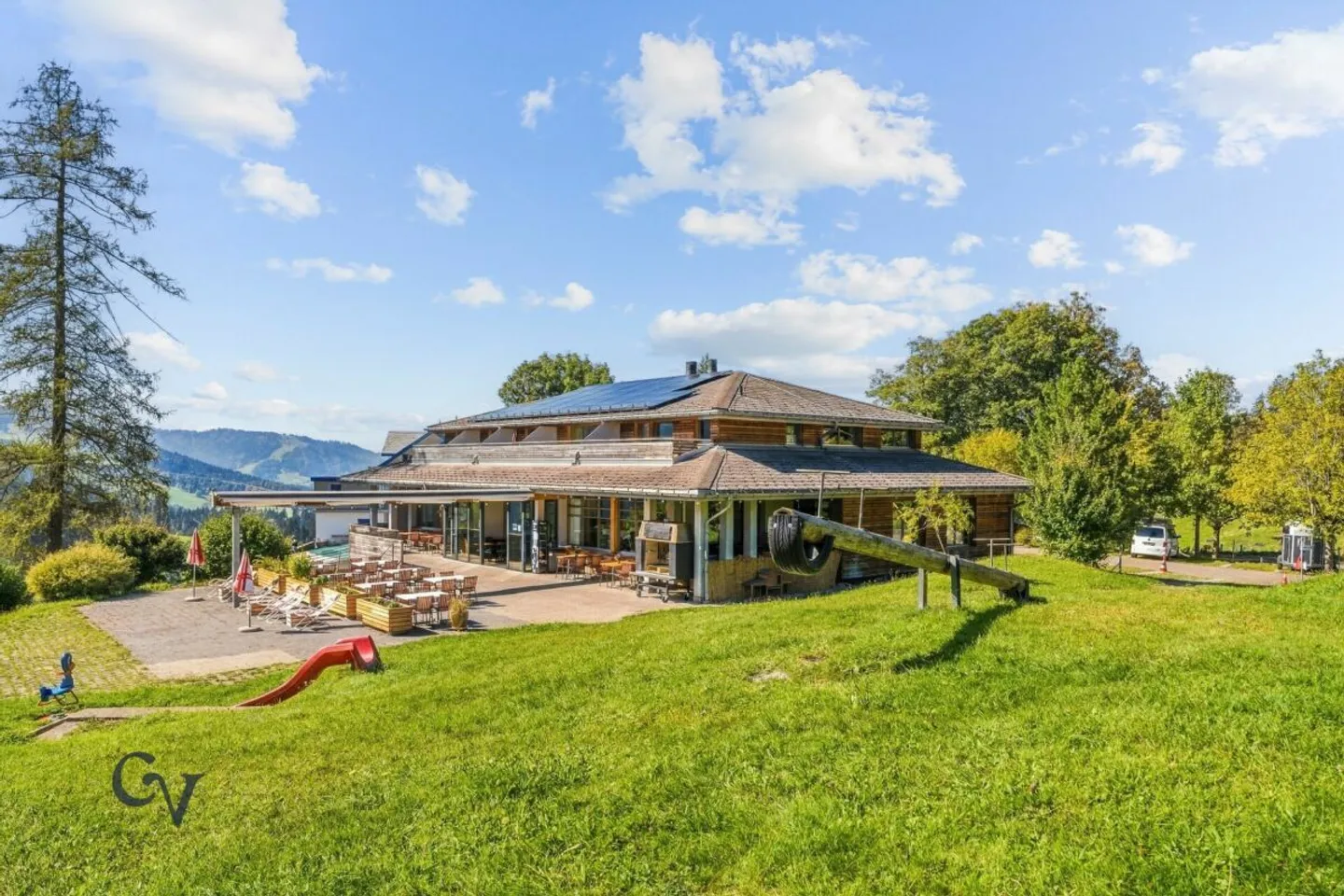 Traditional Eigenthalerhof - Excursion restaurant at the foot of Pilatus for lease - Photo 1 of 13