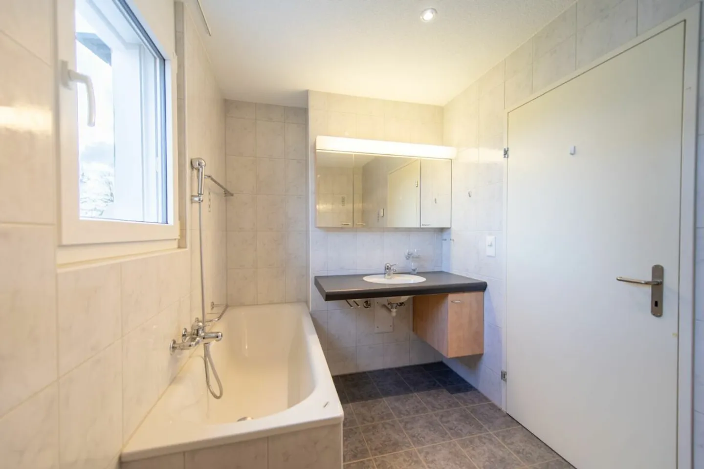 Move in and feel good - 4.5-room apartment with winter garden and balcony - Photo 9 of 13