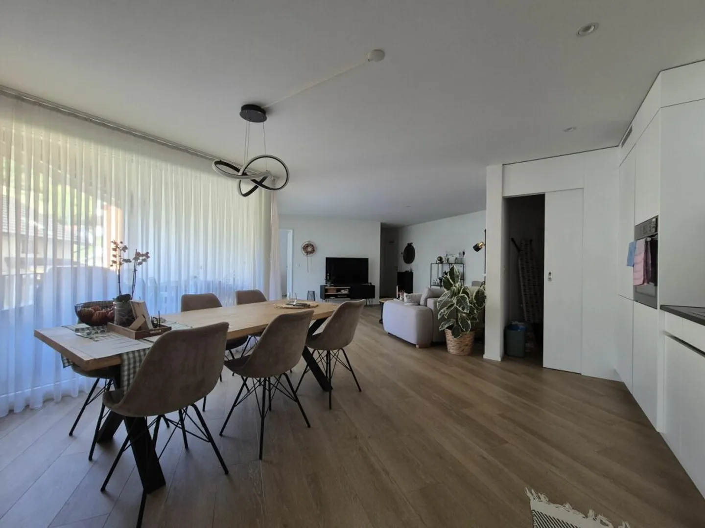 Newly built 3.5-room apartment in a central location - Photo 2 of 11