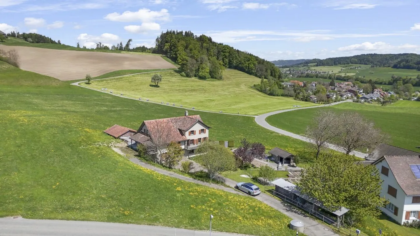 Charmantes Bauernhaus mit Potenzial - Foto 1 von 13