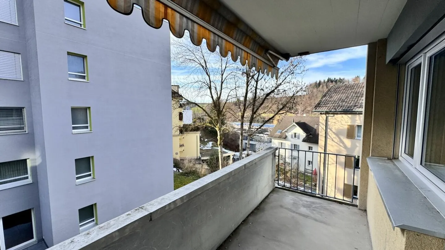 Appartement central de 3,5 pièces dans le quartier de Maihof au 2ème étage - Photo 9 sur 10