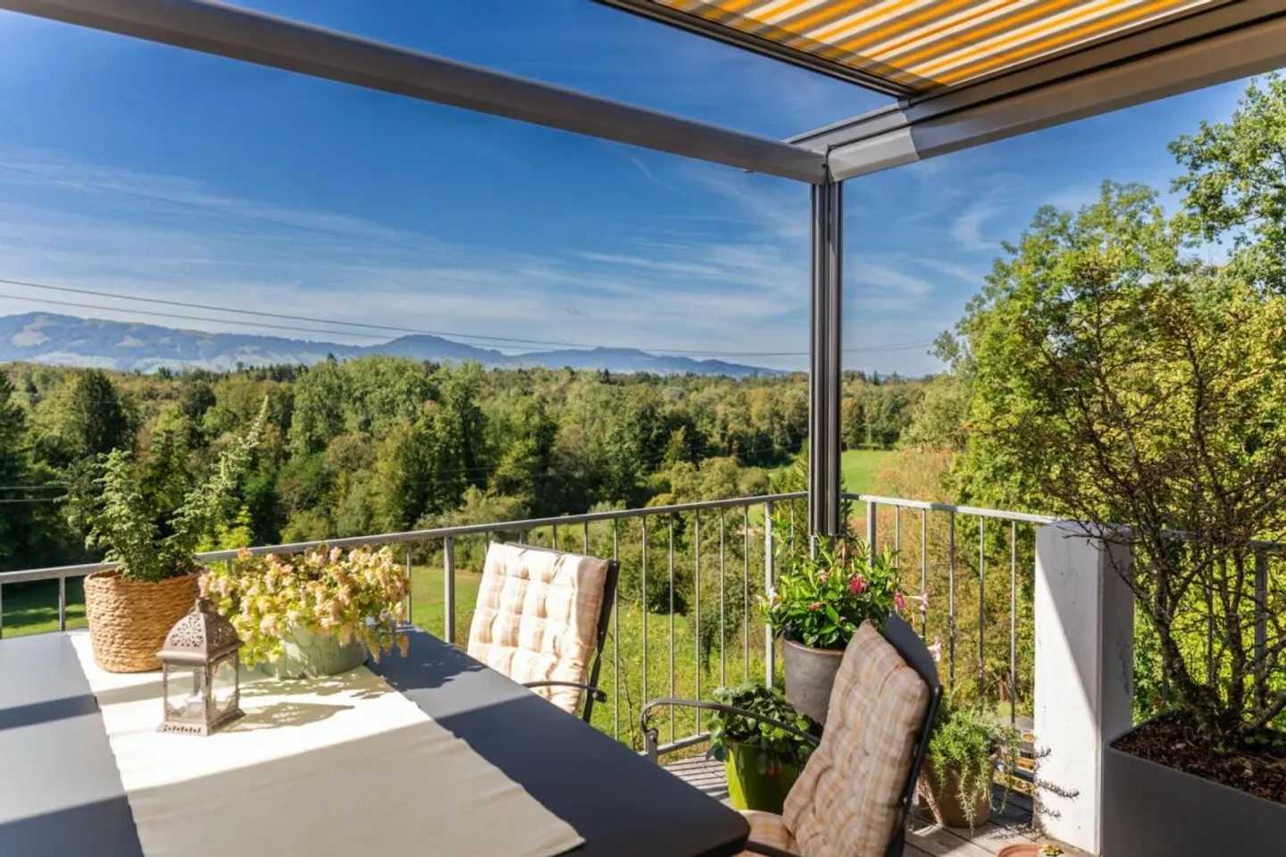 Grande appartement en duplex avec vue dégagée - Photo 4 sur 13