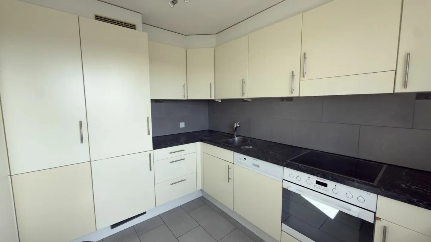 Schöne Aussichten! Helle und gemütliche Wohnung im 7. OG mit toller Bergsicht! - Foto 6 von 13