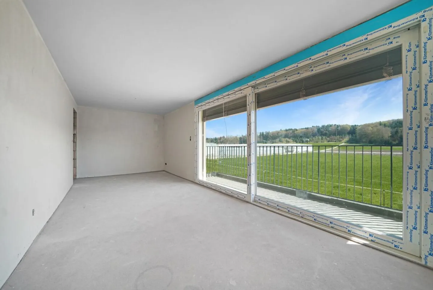 Altersgerechte Etagenwohnung mit EIGENER PV-Anlage und Weitblick - Photo 4 sur 13